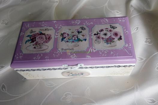 <div style=margin-left:10px><h1>шкатулки  в технике декупаж</h1><p><a href="/catalog/podarki--suveniry/">Подарунки, сувеніри</a> » <a href="/catalog/podarki--suveniry/podarki/">Подарунки</a></p><i class="fa fa-map-marker"></i> Ровенская область, Здолбунов<br /><br /><div class="socdata"><script src="//yastatic.net/es5-shims/0.0.2/es5-shims.min.js"></script>
                                            <script src="//yastatic.net/share2/share.js"></script>
                                            <div class="ya-share2" data-services="facebook,gplus,twitter,lj,viber,whatsapp,skype" data-counter=""></div></div>