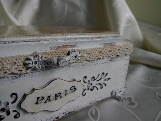 <div style=margin-left:10px><h1>шкатулки  в технике декупаж</h1><p><a href="/catalog/podarki--suveniry/">Подарунки, сувеніри</a> » <a href="/catalog/podarki--suveniry/podarki/">Подарунки</a></p><i class="fa fa-map-marker"></i> Ровенская область, Здолбунов<br /><br /><div class="socdata"><script src="//yastatic.net/es5-shims/0.0.2/es5-shims.min.js"></script>
                                            <script src="//yastatic.net/share2/share.js"></script>
                                            <div class="ya-share2" data-services="facebook,gplus,twitter,lj,viber,whatsapp,skype" data-counter=""></div></div>