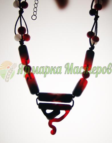 <div style=margin-left:10px><h1>Колье </h1><p><a href="/catalog/bijuteriya/">Біжутерія</a> » <a href="/catalog/bijuteriya/kole--ojerele/">Кольє, намисто</a></p><i class="fa fa-map-marker"></i> Черниговская область, Чернигов<br /><br /><div class="socdata"><script src="//yastatic.net/es5-shims/0.0.2/es5-shims.min.js"></script>
                                            <script src="//yastatic.net/share2/share.js"></script>
                                            <div class="ya-share2" data-services="facebook,gplus,twitter,lj,viber,whatsapp,skype" data-counter=""></div></div>