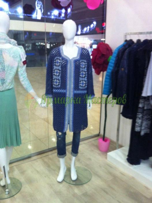 <div style=margin-left:10px><h1>Женское пальто, связанное крючком</h1><p><a href="/catalog/rukodelie/">Рукоділля</a> » <a href="/catalog/rukodelie/rukodelie--obschee/">Рукоділля, загальне</a></p><i class="fa fa-map-marker"></i> Киевская область, Киев<br /><br /><div class="socdata"><script src="//yastatic.net/es5-shims/0.0.2/es5-shims.min.js"></script>
                                            <script src="//yastatic.net/share2/share.js"></script>
                                            <div class="ya-share2" data-services="facebook,gplus,twitter,lj,viber,whatsapp,skype" data-counter=""></div></div>