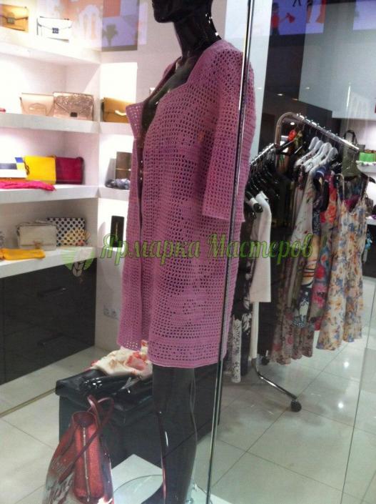 <div style=margin-left:10px><h1>Женское пальто, связанное крючком</h1><p><a href="/catalog/rukodelie/">Рукоділля</a> » <a href="/catalog/rukodelie/rukodelie--obschee/">Рукоділля, загальне</a></p><i class="fa fa-map-marker"></i> Киевская область, Киев<br /><br /><div class="socdata"><script src="//yastatic.net/es5-shims/0.0.2/es5-shims.min.js"></script>
                                            <script src="//yastatic.net/share2/share.js"></script>
                                            <div class="ya-share2" data-services="facebook,gplus,twitter,lj,viber,whatsapp,skype" data-counter=""></div></div>