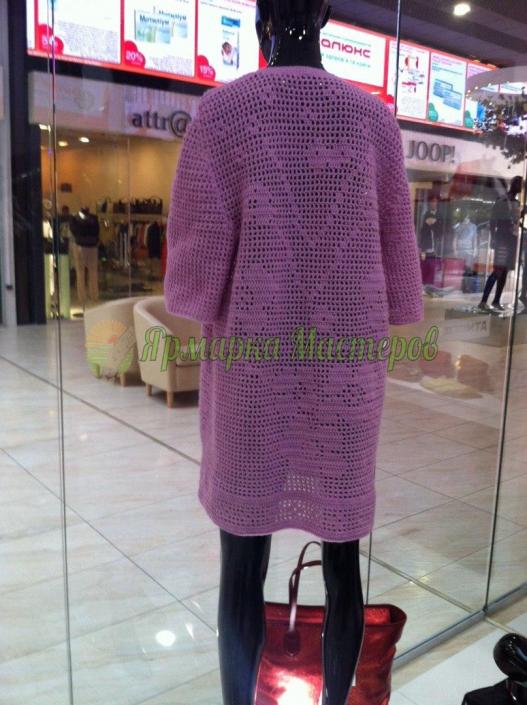<div style=margin-left:10px><h1>Женское пальто, связанное крючком</h1><p><a href="/catalog/rukodelie/">Рукоділля</a> » <a href="/catalog/rukodelie/rukodelie--obschee/">Рукоділля, загальне</a></p><i class="fa fa-map-marker"></i> Киевская область, Киев<br /><br /><div class="socdata"><script src="//yastatic.net/es5-shims/0.0.2/es5-shims.min.js"></script>
                                            <script src="//yastatic.net/share2/share.js"></script>
                                            <div class="ya-share2" data-services="facebook,gplus,twitter,lj,viber,whatsapp,skype" data-counter=""></div></div>