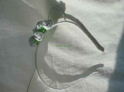 <div style=margin-left:10px><h1>Ободок с кошачьими ушками</h1><p><a href="/catalog/aksessuary/">Аксесуари</a> » <a href="/catalog/aksessuary/obruchi/">Обручі</a></p><i class="fa fa-map-marker"></i> Донецкая область, Краматорск<br /><br /><div class="socdata"><script src="//yastatic.net/es5-shims/0.0.2/es5-shims.min.js"></script>
                                            <script src="//yastatic.net/share2/share.js"></script>
                                            <div class="ya-share2" data-services="facebook,gplus,twitter,lj,viber,whatsapp,skype" data-counter=""></div></div>