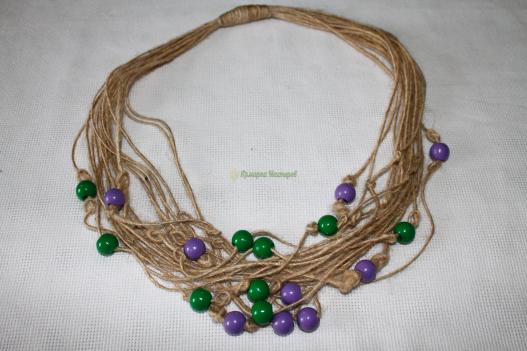 <div style=margin-left:10px><h1>Намисто</h1><p><a href="/catalog/bijuteriya/">Біжутерія</a> » <a href="/catalog/bijuteriya/kole--ojerele/">Кольє, намисто</a></p><i class="fa fa-map-marker"></i> Николаевская область, Снигиревка<br /><br /><div class="socdata"><script src="//yastatic.net/es5-shims/0.0.2/es5-shims.min.js"></script>
                                            <script src="//yastatic.net/share2/share.js"></script>
                                            <div class="ya-share2" data-services="facebook,gplus,twitter,lj,viber,whatsapp,skype" data-counter=""></div></div>