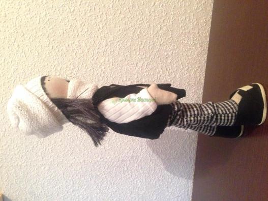 <div style=margin-left:10px><h1>Кукла ручной работы</h1><p><a href="/catalog/igrushki/">Iграшки</a> » <a href="/catalog/igrushki/kukly/">Кукли</a></p><i class="fa fa-map-marker"></i> Днепропетровская область, Днепродзержинск<br /><br /><div class="socdata"><script src="//yastatic.net/es5-shims/0.0.2/es5-shims.min.js"></script>
                                            <script src="//yastatic.net/share2/share.js"></script>
                                            <div class="ya-share2" data-services="facebook,gplus,twitter,lj,viber,whatsapp,skype" data-counter=""></div></div>