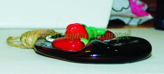 <div style=margin-left:10px><h1>Оберег с "перчинкой"</h1><p><a href="/catalog/podarki--suveniry/">Подарунки, сувеніри</a> » <a href="/catalog/podarki--suveniry/suveniry/">Сувеніри</a></p><i class="fa fa-map-marker"></i> Черниговская область, Чернигов<br /><br /><div class="socdata"><script src="//yastatic.net/es5-shims/0.0.2/es5-shims.min.js"></script>
                                            <script src="//yastatic.net/share2/share.js"></script>
                                            <div class="ya-share2" data-services="facebook,gplus,twitter,lj,viber,whatsapp,skype" data-counter=""></div></div>