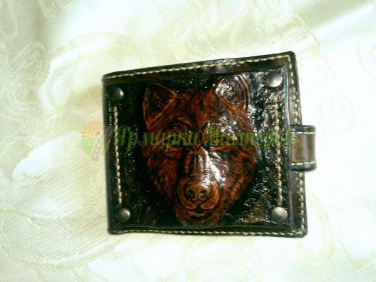 <div style=margin-left:10px><h1>Кожаный кошелёк </h1><p><a href="/catalog/rukodelie/">Рукоділля</a> » <a href="/catalog/rukodelie/rukodelie--obschee/">Рукоділля, загальне</a></p><i class="fa fa-map-marker"></i> Сумская область, Ромны<br /><br /><div class="socdata"><script src="//yastatic.net/es5-shims/0.0.2/es5-shims.min.js"></script>
                                            <script src="//yastatic.net/share2/share.js"></script>
                                            <div class="ya-share2" data-services="facebook,gplus,twitter,lj,viber,whatsapp,skype" data-counter=""></div></div>