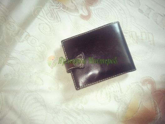 <div style=margin-left:10px><h1>Кожаный кошелёк </h1><p><a href="/catalog/rukodelie/">Рукоділля</a> » <a href="/catalog/rukodelie/rukodelie--obschee/">Рукоділля, загальне</a></p><i class="fa fa-map-marker"></i> Сумская область, Ромны<br /><br /><div class="socdata"><script src="//yastatic.net/es5-shims/0.0.2/es5-shims.min.js"></script>
                                            <script src="//yastatic.net/share2/share.js"></script>
                                            <div class="ya-share2" data-services="facebook,gplus,twitter,lj,viber,whatsapp,skype" data-counter=""></div></div>