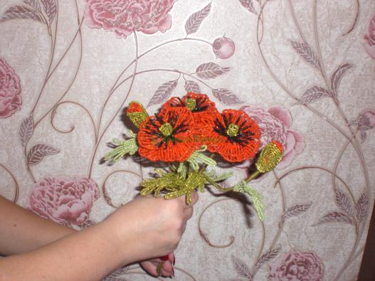 <div style=margin-left:10px><h1>Маки из бисера.</h1><p><a href="/catalog/podarki--suveniry/">Подарунки, сувеніри</a> » <a href="/catalog/podarki--suveniry/suveniry/">Сувеніри</a></p><i class="fa fa-map-marker"></i> Черниговская область, Чернигов<br /><br /><div class="socdata"><script src="//yastatic.net/es5-shims/0.0.2/es5-shims.min.js"></script>
                                            <script src="//yastatic.net/share2/share.js"></script>
                                            <div class="ya-share2" data-services="facebook,gplus,twitter,lj,viber,whatsapp,skype" data-counter=""></div></div>