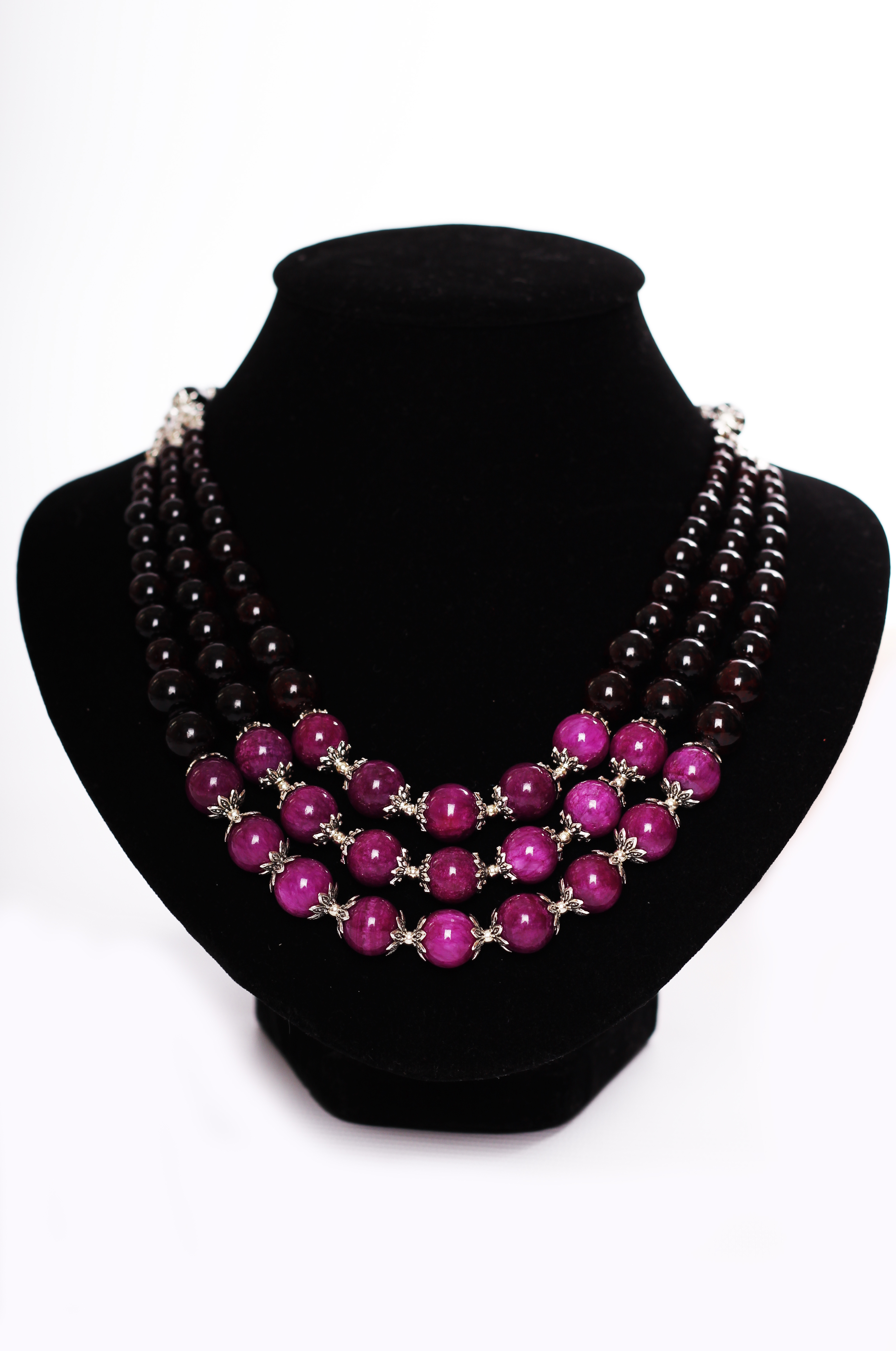 <div style=margin-left:10px><h1>бусы из натуральных камней ручной работы</h1><p><a href="/catalog/yvelirnue_izdeliya/">Ювелірні вироби
</a> » <a href="/catalog/yvelirnue_izdeliya/busy/">Намиста</a></p><i class="fa fa-map-marker"></i> Днепропетровская область, Першотравенск<br /><br /><div class="socdata"><script src="//yastatic.net/es5-shims/0.0.2/es5-shims.min.js"></script>
                                            <script src="//yastatic.net/share2/share.js"></script>
                                            <div class="ya-share2" data-services="facebook,gplus,twitter,lj,viber,whatsapp,skype" data-counter=""></div></div>