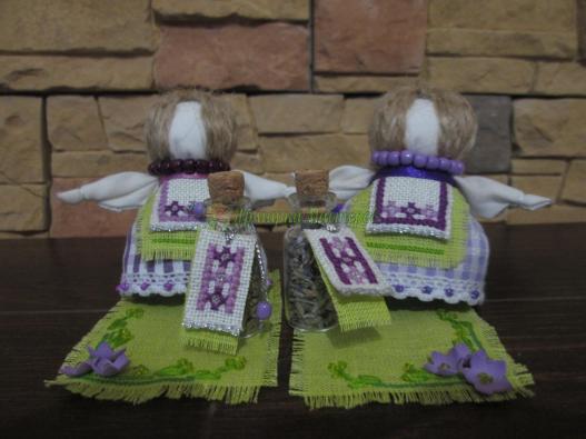 <div style=margin-left:10px><h1>Куколки-Счастье для близнецов</h1><p><a href="/catalog/igrushki/">Iграшки</a> » <a href="/catalog/igrushki/kukly/">Кукли</a></p><i class="fa fa-map-marker"></i> Полтавская область, Полтава<br /><br /><div class="socdata"><script src="//yastatic.net/es5-shims/0.0.2/es5-shims.min.js"></script>
                                            <script src="//yastatic.net/share2/share.js"></script>
                                            <div class="ya-share2" data-services="facebook,gplus,twitter,lj,viber,whatsapp,skype" data-counter=""></div></div>