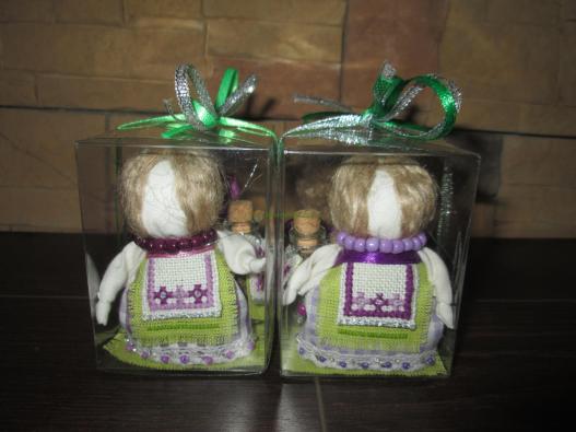 <div style=margin-left:10px><h1>Куколки-Счастье для близнецов</h1><p><a href="/catalog/igrushki/">Iграшки</a> » <a href="/catalog/igrushki/kukly/">Кукли</a></p><i class="fa fa-map-marker"></i> Полтавская область, Полтава<br /><br /><div class="socdata"><script src="//yastatic.net/es5-shims/0.0.2/es5-shims.min.js"></script>
                                            <script src="//yastatic.net/share2/share.js"></script>
                                            <div class="ya-share2" data-services="facebook,gplus,twitter,lj,viber,whatsapp,skype" data-counter=""></div></div>