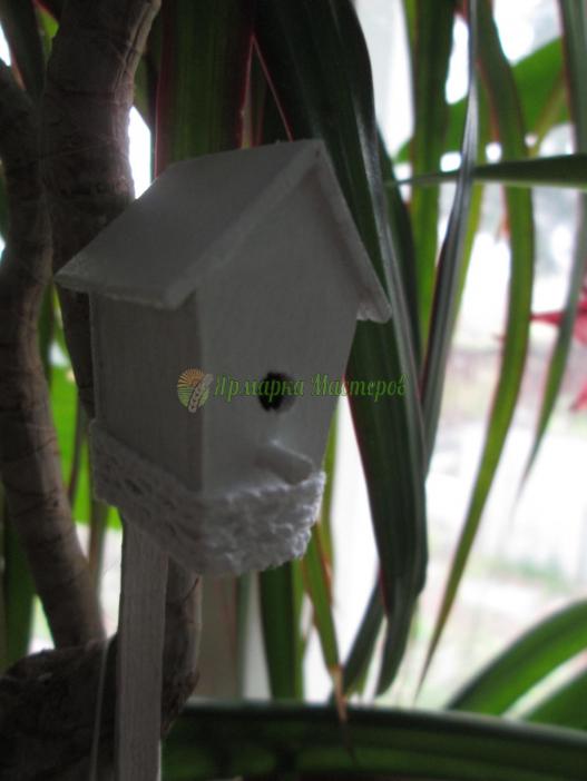 <div style=margin-left:10px><h1>Миниатюрный скворечник</h1><p><a href="/catalog/miniatyury/">Мініатюри</a> » <a href="/catalog/miniatyury/raznoe/">Рiзне</a></p><i class="fa fa-map-marker"></i> Полтавская область, Полтава<br /><br /><div class="socdata"><script src="//yastatic.net/es5-shims/0.0.2/es5-shims.min.js"></script>
                                            <script src="//yastatic.net/share2/share.js"></script>
                                            <div class="ya-share2" data-services="facebook,gplus,twitter,lj,viber,whatsapp,skype" data-counter=""></div></div>