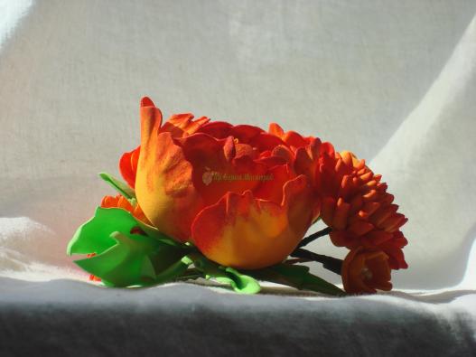 <div style=margin-left:10px><h1>Большая заколка с пионом</h1><p><a href="/catalog/ukrasheniya/">Прикраси</a> » <a href="/catalog/ukrasheniya/aksessuary/">Аксесуари</a></p><i class="fa fa-map-marker"></i> Донецкая область, Краматорск<br /><br /><div class="socdata"><script src="//yastatic.net/es5-shims/0.0.2/es5-shims.min.js"></script>
                                            <script src="//yastatic.net/share2/share.js"></script>
                                            <div class="ya-share2" data-services="facebook,gplus,twitter,lj,viber,whatsapp,skype" data-counter=""></div></div>