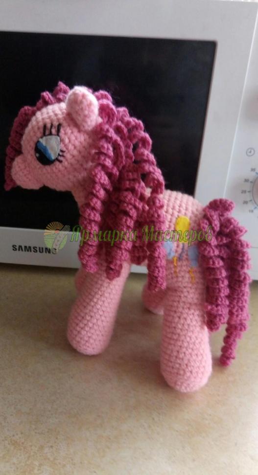 <div style=margin-left:10px><h1>Пони пинки пай</h1><p><a href="/catalog/igrushki/">Iграшки</a> » <a href="/catalog/igrushki/myagkie/">М'які</a></p><i class="fa fa-map-marker"></i> Киевская область, Глеваха<br /><br /><div class="socdata"><script src="//yastatic.net/es5-shims/0.0.2/es5-shims.min.js"></script>
                                            <script src="//yastatic.net/share2/share.js"></script>
                                            <div class="ya-share2" data-services="facebook,gplus,twitter,lj,viber,whatsapp,skype" data-counter=""></div></div>