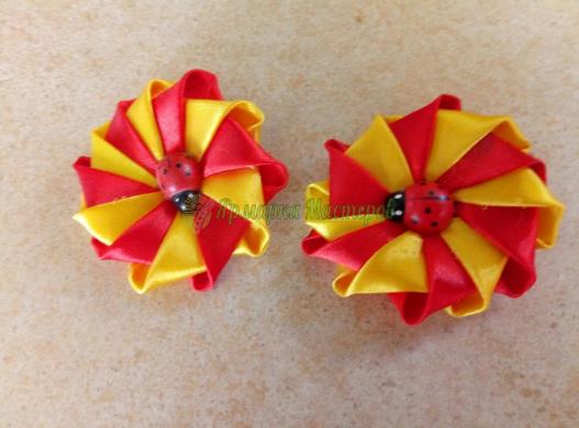 <div style=margin-left:10px><h1>Продам заколки, резинки</h1><p><a href="/catalog/aksessuary/">Аксесуари</a> » <a href="/catalog/aksessuary/zakolki--zajimy/">Шпильки, затискачі</a></p><i class="fa fa-map-marker"></i> Киевская область, Глеваха<br /><br /><div class="socdata"><script src="//yastatic.net/es5-shims/0.0.2/es5-shims.min.js"></script>
                                            <script src="//yastatic.net/share2/share.js"></script>
                                            <div class="ya-share2" data-services="facebook,gplus,twitter,lj,viber,whatsapp,skype" data-counter=""></div></div>