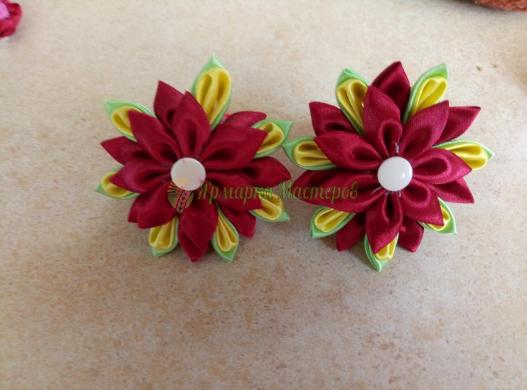 <div style=margin-left:10px><h1>Продам заколки, резинки</h1><p><a href="/catalog/aksessuary/">Аксесуари</a> » <a href="/catalog/aksessuary/zakolki--zajimy/">Шпильки, затискачі</a></p><i class="fa fa-map-marker"></i> Киевская область, Глеваха<br /><br /><div class="socdata"><script src="//yastatic.net/es5-shims/0.0.2/es5-shims.min.js"></script>
                                            <script src="//yastatic.net/share2/share.js"></script>
                                            <div class="ya-share2" data-services="facebook,gplus,twitter,lj,viber,whatsapp,skype" data-counter=""></div></div>