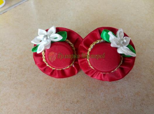 <div style=margin-left:10px><h1>Продам заколки, резинки</h1><p><a href="/catalog/aksessuary/">Аксесуари</a> » <a href="/catalog/aksessuary/zakolki--zajimy/">Шпильки, затискачі</a></p><i class="fa fa-map-marker"></i> Киевская область, Глеваха<br /><br /><div class="socdata"><script src="//yastatic.net/es5-shims/0.0.2/es5-shims.min.js"></script>
                                            <script src="//yastatic.net/share2/share.js"></script>
                                            <div class="ya-share2" data-services="facebook,gplus,twitter,lj,viber,whatsapp,skype" data-counter=""></div></div>