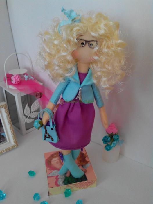 <div style=margin-left:10px><h1>Амели интерьерная кукла</h1><p><a href="/catalog/igrushki/">Iграшки</a> » <a href="/catalog/igrushki/kukly/">Кукли</a></p><i class="fa fa-map-marker"></i> Кировоградская область, Кировоград<br /><br /><div class="socdata"><script src="//yastatic.net/es5-shims/0.0.2/es5-shims.min.js"></script>
                                            <script src="//yastatic.net/share2/share.js"></script>
                                            <div class="ya-share2" data-services="facebook,gplus,twitter,lj,viber,whatsapp,skype" data-counter=""></div></div>