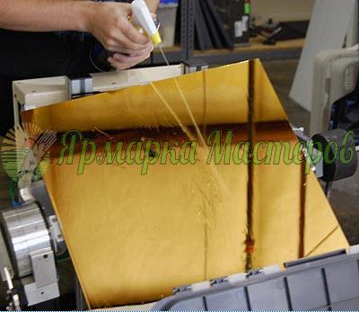 <div style=margin-left:10px><h1>Зеркала покрытые золотом. Золотое зеркало.</h1><p><a href="/catalog/dekor/">Декор</a> » <a href="/catalog/dekor/zerkala/">Дзеркала</a></p><i class="fa fa-map-marker"></i> Киевская область, Александровка<br /><br /><div class="socdata"><script src="//yastatic.net/es5-shims/0.0.2/es5-shims.min.js"></script>
                                            <script src="//yastatic.net/share2/share.js"></script>
                                            <div class="ya-share2" data-services="facebook,gplus,twitter,lj,viber,whatsapp,skype" data-counter=""></div></div>