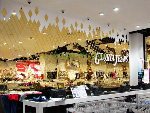 <div style=margin-left:10px><h1>Зеркала покрытые золотом. Золотое зеркало.</h1><p><a href="/catalog/dekor/">Декор</a> » <a href="/catalog/dekor/zerkala/">Дзеркала</a></p><i class="fa fa-map-marker"></i> Киевская область, Александровка<br /><br /><div class="socdata"><script src="//yastatic.net/es5-shims/0.0.2/es5-shims.min.js"></script>
                                            <script src="//yastatic.net/share2/share.js"></script>
                                            <div class="ya-share2" data-services="facebook,gplus,twitter,lj,viber,whatsapp,skype" data-counter=""></div></div>