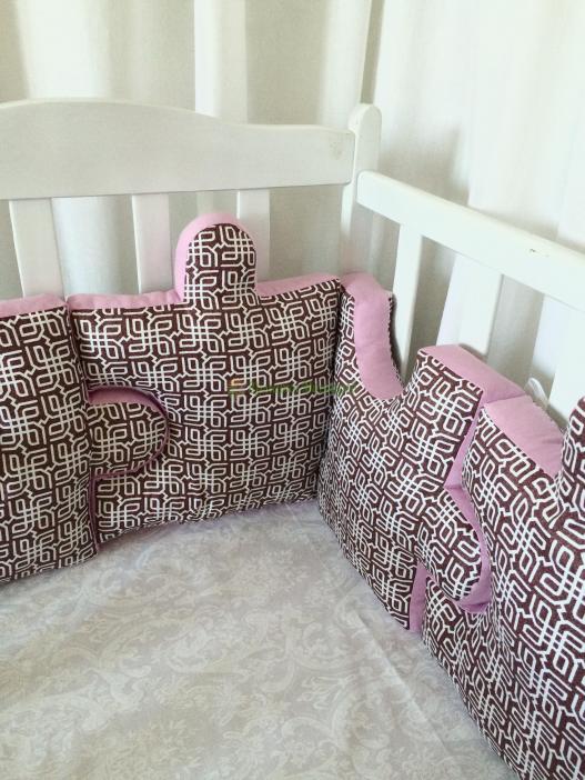 <div style=margin-left:10px><h1>Комплект в кроватку "Пазлы"</h1><p><a href="/catalog/dekor/">Декор</a> » <a href="/catalog/dekor/tekstil/">Текстиль</a></p><i class="fa fa-map-marker"></i> Донецкая область, Краматорск<br /><br /><div class="socdata"><script src="//yastatic.net/es5-shims/0.0.2/es5-shims.min.js"></script>
                                            <script src="//yastatic.net/share2/share.js"></script>
                                            <div class="ya-share2" data-services="facebook,gplus,twitter,lj,viber,whatsapp,skype" data-counter=""></div></div>