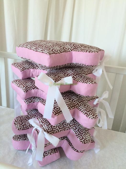 <div style=margin-left:10px><h1>Комплект в кроватку "Пазлы"</h1><p><a href="/catalog/dekor/">Декор</a> » <a href="/catalog/dekor/tekstil/">Текстиль</a></p><i class="fa fa-map-marker"></i> Донецкая область, Краматорск<br /><br /><div class="socdata"><script src="//yastatic.net/es5-shims/0.0.2/es5-shims.min.js"></script>
                                            <script src="//yastatic.net/share2/share.js"></script>
                                            <div class="ya-share2" data-services="facebook,gplus,twitter,lj,viber,whatsapp,skype" data-counter=""></div></div>