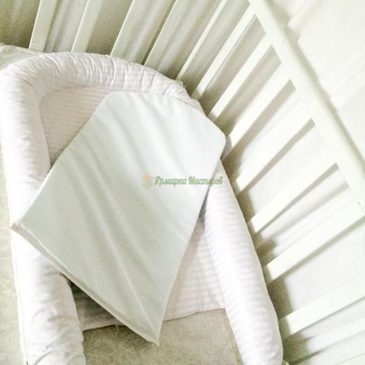 <div style=margin-left:10px><h1>Гнездышко, кокон, бебинест</h1><p><a href="/catalog/shite/">Шиття</a> » <a href="/catalog/shite/shite--odejda/">Шиття, одяг</a></p><i class="fa fa-map-marker"></i> Донецкая область, Краматорск<br /><br /><div class="socdata"><script src="//yastatic.net/es5-shims/0.0.2/es5-shims.min.js"></script>
                                            <script src="//yastatic.net/share2/share.js"></script>
                                            <div class="ya-share2" data-services="facebook,gplus,twitter,lj,viber,whatsapp,skype" data-counter=""></div></div>