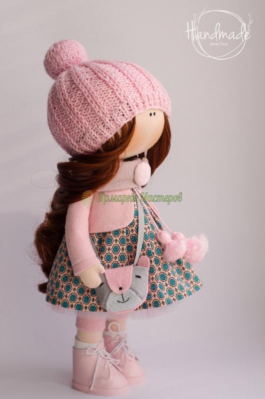 <div style=margin-left:10px><h1>Интерьерная текстильная кукла</h1><p><a href="/catalog/igrushki/">Iграшки</a> » <a href="/catalog/igrushki/kukly/">Кукли</a></p><i class="fa fa-map-marker"></i> Донецкая область, Краматорск<br /><br /><div class="socdata"><script src="//yastatic.net/es5-shims/0.0.2/es5-shims.min.js"></script>
                                            <script src="//yastatic.net/share2/share.js"></script>
                                            <div class="ya-share2" data-services="facebook,gplus,twitter,lj,viber,whatsapp,skype" data-counter=""></div></div>