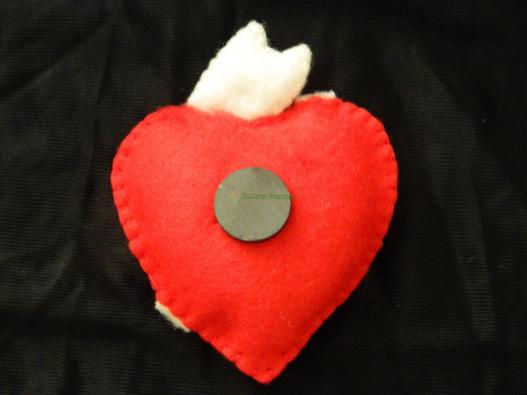 <div style=margin-left:10px><h1>Котик-магнитик</h1><p><a href="/catalog/podarki--suveniry/">Подарунки, сувеніри</a> » <a href="/catalog/podarki--suveniry/suveniry/">Сувеніри</a></p><i class="fa fa-map-marker"></i> Запорожская область, Запорожье<br /><br /><div class="socdata"><script src="//yastatic.net/es5-shims/0.0.2/es5-shims.min.js"></script>
                                            <script src="//yastatic.net/share2/share.js"></script>
                                            <div class="ya-share2" data-services="facebook,gplus,twitter,lj,viber,whatsapp,skype" data-counter=""></div></div>