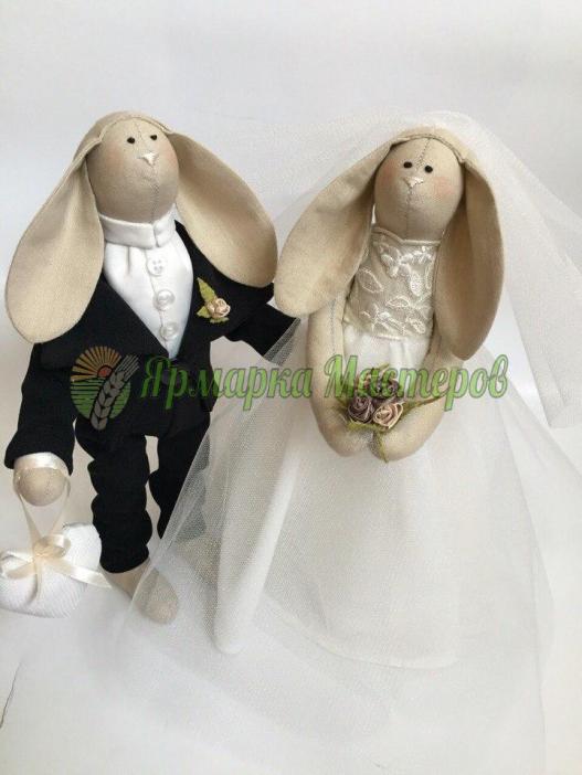 <div style=margin-left:10px><h1>Свадебные зайки, жених и невеста, подарок на свадьбу, молодожены, юбилей годовщина праздник</h1><p><a href="/catalog/podarki--suveniry/">Подарунки, сувеніри</a> » <a href="/catalog/podarki--suveniry/podarki/">Подарунки</a></p><i class="fa fa-map-marker"></i> Полтавская область, Полтава<br /><br /><div class="socdata"><script src="//yastatic.net/es5-shims/0.0.2/es5-shims.min.js"></script>
                                            <script src="//yastatic.net/share2/share.js"></script>
                                            <div class="ya-share2" data-services="facebook,gplus,twitter,lj,viber,whatsapp,skype" data-counter=""></div></div>
