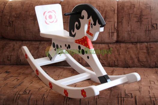 <div style=margin-left:10px><h1>лошадка-качалка</h1><p><a href="/catalog/podarki--suveniry/">Подарунки, сувеніри</a> » <a href="/catalog/podarki--suveniry/igrushki/">Iграшки</a></p><i class="fa fa-map-marker"></i> Луганская область, Старобельск<br /><br /><div class="socdata"><script src="//yastatic.net/es5-shims/0.0.2/es5-shims.min.js"></script>
                                            <script src="//yastatic.net/share2/share.js"></script>
                                            <div class="ya-share2" data-services="facebook,gplus,twitter,lj,viber,whatsapp,skype" data-counter=""></div></div>