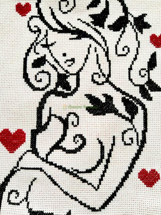 <div style=margin-left:10px><h1>Декоративная наволочка на подушку </h1><p><a href="/catalog/dekor/">Декор</a> » <a href="/catalog/dekor/tekstil/">Текстиль</a></p><i class="fa fa-map-marker"></i> Харьковская область, Харьков<br /><br /><div class="socdata"><script src="//yastatic.net/es5-shims/0.0.2/es5-shims.min.js"></script>
                                            <script src="//yastatic.net/share2/share.js"></script>
                                            <div class="ya-share2" data-services="facebook,gplus,twitter,lj,viber,whatsapp,skype" data-counter=""></div></div>