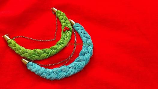 <div style=margin-left:10px><h1>Еко кольє з коралом</h1><p><a href="/catalog/ukrasheniya/">Прикраси</a> » <a href="/catalog/ukrasheniya/aksessuary/">Аксесуари</a></p><i class="fa fa-map-marker"></i> Киевская область, Иванков<br /><br /><div class="socdata"><script src="//yastatic.net/es5-shims/0.0.2/es5-shims.min.js"></script>
                                            <script src="//yastatic.net/share2/share.js"></script>
                                            <div class="ya-share2" data-services="facebook,gplus,twitter,lj,viber,whatsapp,skype" data-counter=""></div></div>