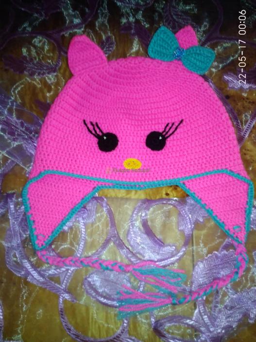 <div style=margin-left:10px><h1>Шапочка "Китти"</h1><p><a href="/catalog/golovnue_ubory/">Головні убори
</a> » <a href="/catalog/golovnue_ubory/shapki/">Шапки</a></p><i class="fa fa-map-marker"></i> Черниговская область, Прилуки<br /><br /><div class="socdata"><script src="//yastatic.net/es5-shims/0.0.2/es5-shims.min.js"></script>
                                            <script src="//yastatic.net/share2/share.js"></script>
                                            <div class="ya-share2" data-services="facebook,gplus,twitter,lj,viber,whatsapp,skype" data-counter=""></div></div>