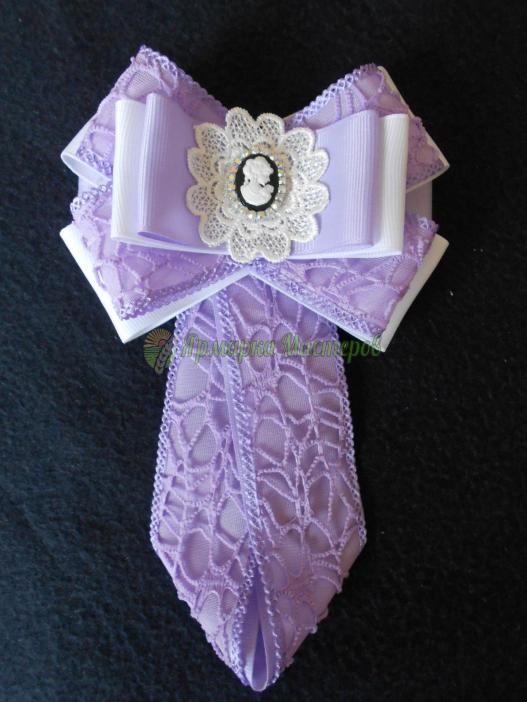 <div style=margin-left:10px><h1>Галстук-жабо.</h1><p><a href="/catalog/ukrasheniya/">Прикраси</a> » <a href="/catalog/ukrasheniya/aksessuary/">Аксесуари</a></p><i class="fa fa-map-marker"></i> Черкасская область, Черкассы<br /><br /><script src="//yastatic.net/es5-shims/0.0.2/es5-shims.min.js"></script>
                                            <script src="//yastatic.net/share2/share.js"></script>
                                            <div class="ya-share2" data-services="facebook,gplus,twitter,lj,viber,whatsapp,skype" data-counter=""></div><br /><div class="socdata"></div></div>