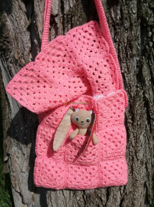 <div style=margin-left:10px><h1>Женская вязаная сумка </h1><p><a href="/catalog/rukodelie/">Рукоділля</a> » <a href="/catalog/rukodelie/rukodelie--obschee/">Рукоділля, загальне</a></p><i class="fa fa-map-marker"></i> Харьковская область, Харьков<br /><br /><div class="socdata"><script src="//yastatic.net/es5-shims/0.0.2/es5-shims.min.js"></script>
                                            <script src="//yastatic.net/share2/share.js"></script>
                                            <div class="ya-share2" data-services="facebook,gplus,twitter,lj,viber,whatsapp,skype" data-counter=""></div></div>