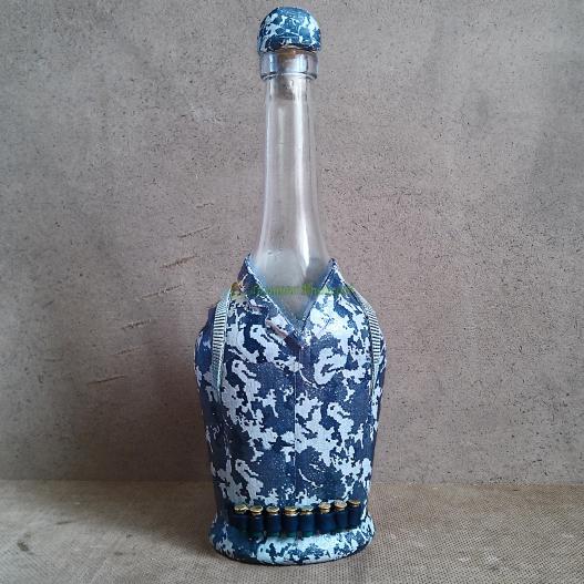 <div style=margin-left:10px><h1>Декор бутылки в подарок мужчине охотнику Сувенир для охотника</h1><p><a href="/catalog/podarki--suveniry/">Подарунки, сувеніри</a> » <a href="/catalog/podarki--suveniry/podarki/">Подарунки</a></p><i class="fa fa-map-marker"></i> Донецкая область, Мариуполь<br /><br /><div class="socdata"><script src="//yastatic.net/es5-shims/0.0.2/es5-shims.min.js"></script>
                                            <script src="//yastatic.net/share2/share.js"></script>
                                            <div class="ya-share2" data-services="facebook,gplus,twitter,lj,viber,whatsapp,skype" data-counter=""></div></div>