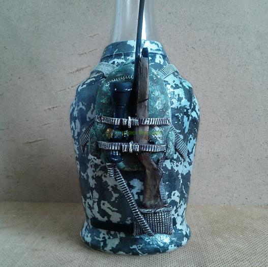 <div style=margin-left:10px><h1>Декор бутылки в подарок мужчине охотнику Сувенир для охотника</h1><p><a href="/catalog/podarki--suveniry/">Подарунки, сувеніри</a> » <a href="/catalog/podarki--suveniry/podarki/">Подарунки</a></p><i class="fa fa-map-marker"></i> Донецкая область, Мариуполь<br /><br /><div class="socdata"><script src="//yastatic.net/es5-shims/0.0.2/es5-shims.min.js"></script>
                                            <script src="//yastatic.net/share2/share.js"></script>
                                            <div class="ya-share2" data-services="facebook,gplus,twitter,lj,viber,whatsapp,skype" data-counter=""></div></div>