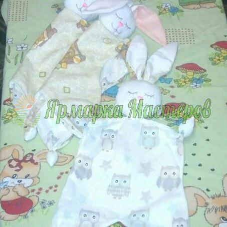 <div style=margin-left:10px><h1>Зайка-комфортер </h1><p><a href="/catalog/ukrasheniya/">Прикраси</a> » <a href="/catalog/ukrasheniya/igrushki/">Iграшки</a></p><i class="fa fa-map-marker"></i> Киевская область, Белая Церковь<br /><br /><div class="socdata"><script src="//yastatic.net/es5-shims/0.0.2/es5-shims.min.js"></script>
                                            <script src="//yastatic.net/share2/share.js"></script>
                                            <div class="ya-share2" data-services="facebook,gplus,twitter,lj,viber,whatsapp,skype" data-counter=""></div></div>