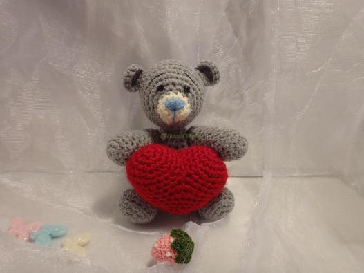 <div style=margin-left:10px><h1>Мягкий  мишка-валентинка</h1><p><a href="/catalog/podarki--suveniry/">Подарунки, сувеніри</a> » <a href="/catalog/podarki--suveniry/igrushki/">Iграшки</a></p><i class="fa fa-map-marker"></i> Хмельницкая область, Хмельницкий<br /><br /><div class="socdata"><script src="//yastatic.net/es5-shims/0.0.2/es5-shims.min.js"></script>
                                            <script src="//yastatic.net/share2/share.js"></script>
                                            <div class="ya-share2" data-services="facebook,gplus,twitter,lj,viber,whatsapp,skype" data-counter=""></div></div>