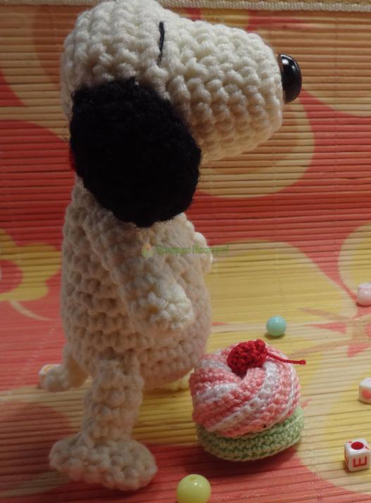 <div style=margin-left:10px><h1>Мягкая игрушка собачка Снуппи</h1><p><a href="/catalog/podarki--suveniry/">Подарунки, сувеніри</a> » <a href="/catalog/podarki--suveniry/igrushki/">Iграшки</a></p><i class="fa fa-map-marker"></i> Хмельницкая область, Хмельницкий<br /><br /><div class="socdata"><script src="//yastatic.net/es5-shims/0.0.2/es5-shims.min.js"></script>
                                            <script src="//yastatic.net/share2/share.js"></script>
                                            <div class="ya-share2" data-services="facebook,gplus,twitter,lj,viber,whatsapp,skype" data-counter=""></div></div>