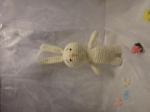 <div style=margin-left:10px><h1>Мягкая игрушка Белый Зайка</h1><p><a href="/catalog/podarki--suveniry/">Подарунки, сувеніри</a> » <a href="/catalog/podarki--suveniry/igrushki/">Iграшки</a></p><i class="fa fa-map-marker"></i> Хмельницкая область, Хмельницкий<br /><br /><div class="socdata"><script src="//yastatic.net/es5-shims/0.0.2/es5-shims.min.js"></script>
                                            <script src="//yastatic.net/share2/share.js"></script>
                                            <div class="ya-share2" data-services="facebook,gplus,twitter,lj,viber,whatsapp,skype" data-counter=""></div></div>