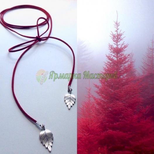 <div style=margin-left:10px><h1>Чокеры ручной работы</h1><p><a href="/catalog/ukrasheniya/">Прикраси</a> » <a href="/catalog/ukrasheniya/aksessuary/">Аксесуари</a></p><i class="fa fa-map-marker"></i> Донецкая область, Славянск<br /><br /><div class="socdata"><script src="//yastatic.net/es5-shims/0.0.2/es5-shims.min.js"></script>
                                            <script src="//yastatic.net/share2/share.js"></script>
                                            <div class="ya-share2" data-services="facebook,gplus,twitter,lj,viber,whatsapp,skype" data-counter=""></div></div>