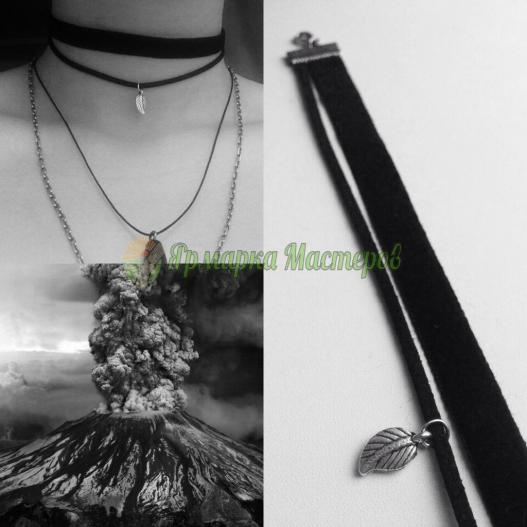 <div style=margin-left:10px><h1>Чокеры ручной работы</h1><p><a href="/catalog/ukrasheniya/">Прикраси</a> » <a href="/catalog/ukrasheniya/aksessuary/">Аксесуари</a></p><i class="fa fa-map-marker"></i> Донецкая область, Славянск<br /><br /><div class="socdata"><script src="//yastatic.net/es5-shims/0.0.2/es5-shims.min.js"></script>
                                            <script src="//yastatic.net/share2/share.js"></script>
                                            <div class="ya-share2" data-services="facebook,gplus,twitter,lj,viber,whatsapp,skype" data-counter=""></div></div>