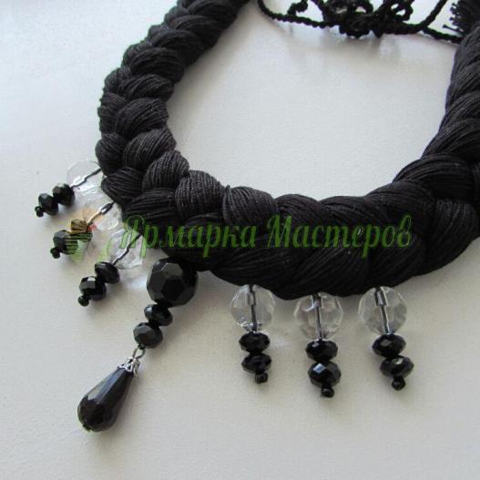 <div style=margin-left:10px><h1>Стильное колье-коса!</h1><p><a href="/catalog/ukrasheniya/">Прикраси</a> » <a href="/catalog/ukrasheniya/aksessuary/">Аксесуари</a></p><i class="fa fa-map-marker"></i> Николаевская область, Николаев<br /><br /><div class="socdata"><script src="//yastatic.net/es5-shims/0.0.2/es5-shims.min.js"></script>
                                            <script src="//yastatic.net/share2/share.js"></script>
                                            <div class="ya-share2" data-services="facebook,gplus,twitter,lj,viber,whatsapp,skype" data-counter=""></div></div>