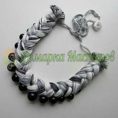 <div style=margin-left:10px><h1>Стильное колье-коса!</h1><p><a href="/catalog/ukrasheniya/">Прикраси</a> » <a href="/catalog/ukrasheniya/aksessuary/">Аксесуари</a></p><i class="fa fa-map-marker"></i> Николаевская область, Николаев<br /><br /><div class="socdata"><script src="//yastatic.net/es5-shims/0.0.2/es5-shims.min.js"></script>
                                            <script src="//yastatic.net/share2/share.js"></script>
                                            <div class="ya-share2" data-services="facebook,gplus,twitter,lj,viber,whatsapp,skype" data-counter=""></div></div>