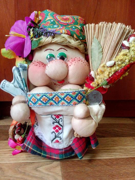 <div style=margin-left:10px><h1>Домовушка</h1><p><a href="/catalog/ukrasheniya/">Прикраси</a> » <a href="/catalog/ukrasheniya/igrushki/">Iграшки</a></p><i class="fa fa-map-marker"></i> Полтавская область, Полтава<br /><br /><div class="socdata"><script src="//yastatic.net/es5-shims/0.0.2/es5-shims.min.js"></script>
                                            <script src="//yastatic.net/share2/share.js"></script>
                                            <div class="ya-share2" data-services="facebook,gplus,twitter,lj,viber,whatsapp,skype" data-counter=""></div></div>