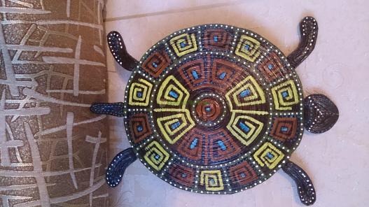 <div style=margin-left:10px><h1>Черепашка</h1><p><a href="/catalog/ukrasheniya/">Прикраси</a> » <a href="/catalog/ukrasheniya/podarki/">Подарунки</a></p><i class="fa fa-map-marker"></i> Одесская область, Белгород-Днестровский<br /><br /><div class="socdata"><script src="//yastatic.net/es5-shims/0.0.2/es5-shims.min.js"></script>
                                            <script src="//yastatic.net/share2/share.js"></script>
                                            <div class="ya-share2" data-services="facebook,gplus,twitter,lj,viber,whatsapp,skype" data-counter=""></div></div>