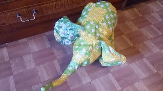 <div style=margin-left:10px><h1>Слоники</h1><p><a href="/catalog/ukrasheniya/">Прикраси</a> » <a href="/catalog/ukrasheniya/igrushki/">Iграшки</a></p><i class="fa fa-map-marker"></i> Одесская область, Белгород-Днестровский<br /><br /><div class="socdata"><script src="//yastatic.net/es5-shims/0.0.2/es5-shims.min.js"></script>
                                            <script src="//yastatic.net/share2/share.js"></script>
                                            <div class="ya-share2" data-services="facebook,gplus,twitter,lj,viber,whatsapp,skype" data-counter=""></div></div>